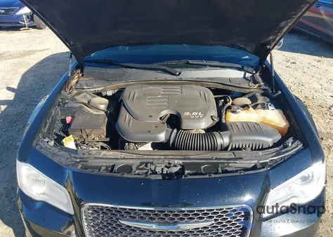 2018 Chrysler 300 Limited z USA, uszkodzony, nr VIN 2C3CCAEG5JH137002